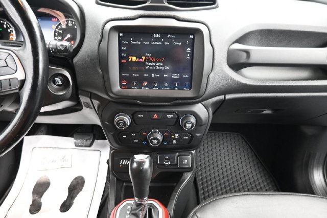 Used 2019 Jeep Renegade Trailhawk AWD/4WD image 18