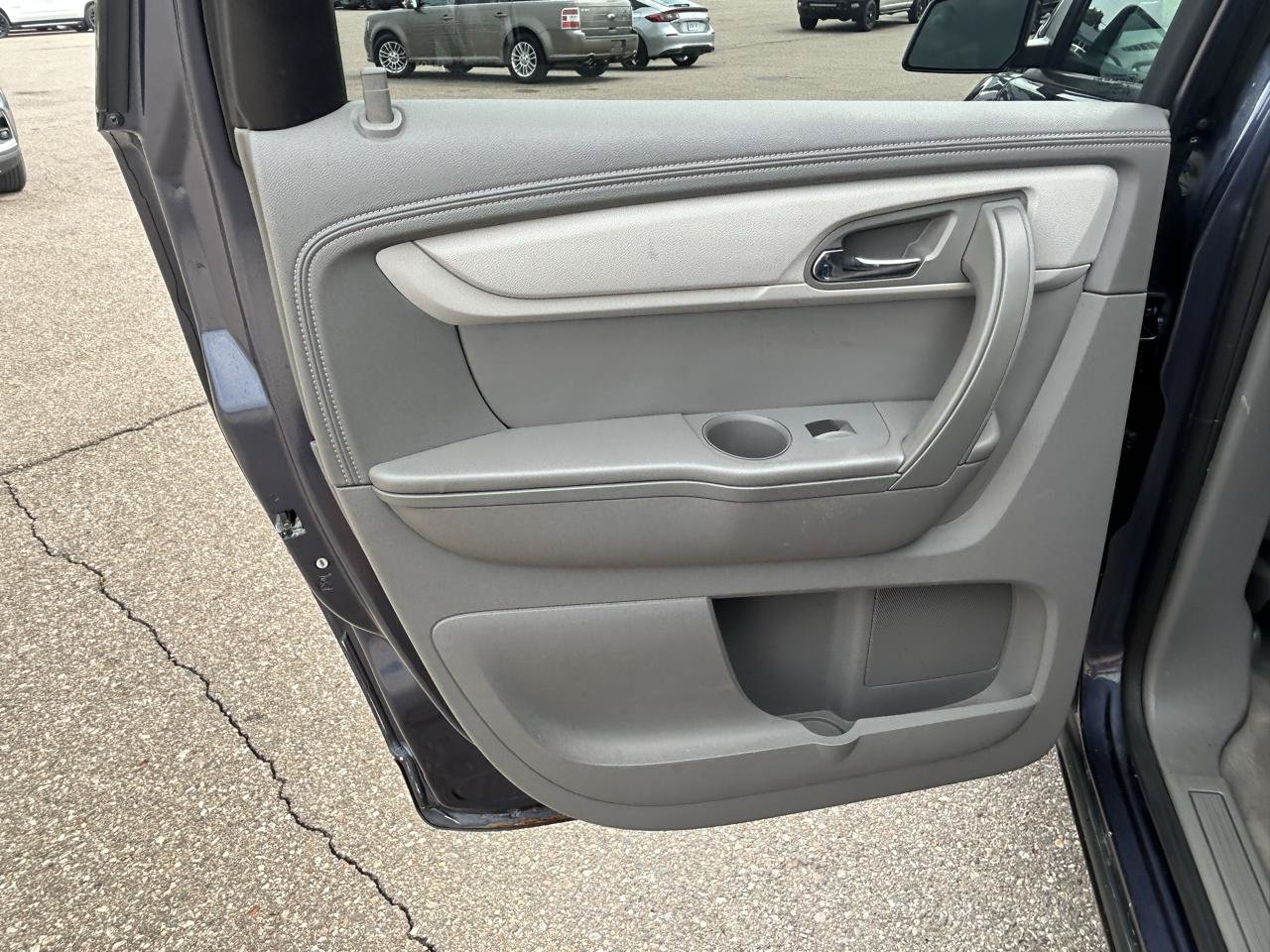 Used 2013 Chevrolet Traverse LS FWD image 14