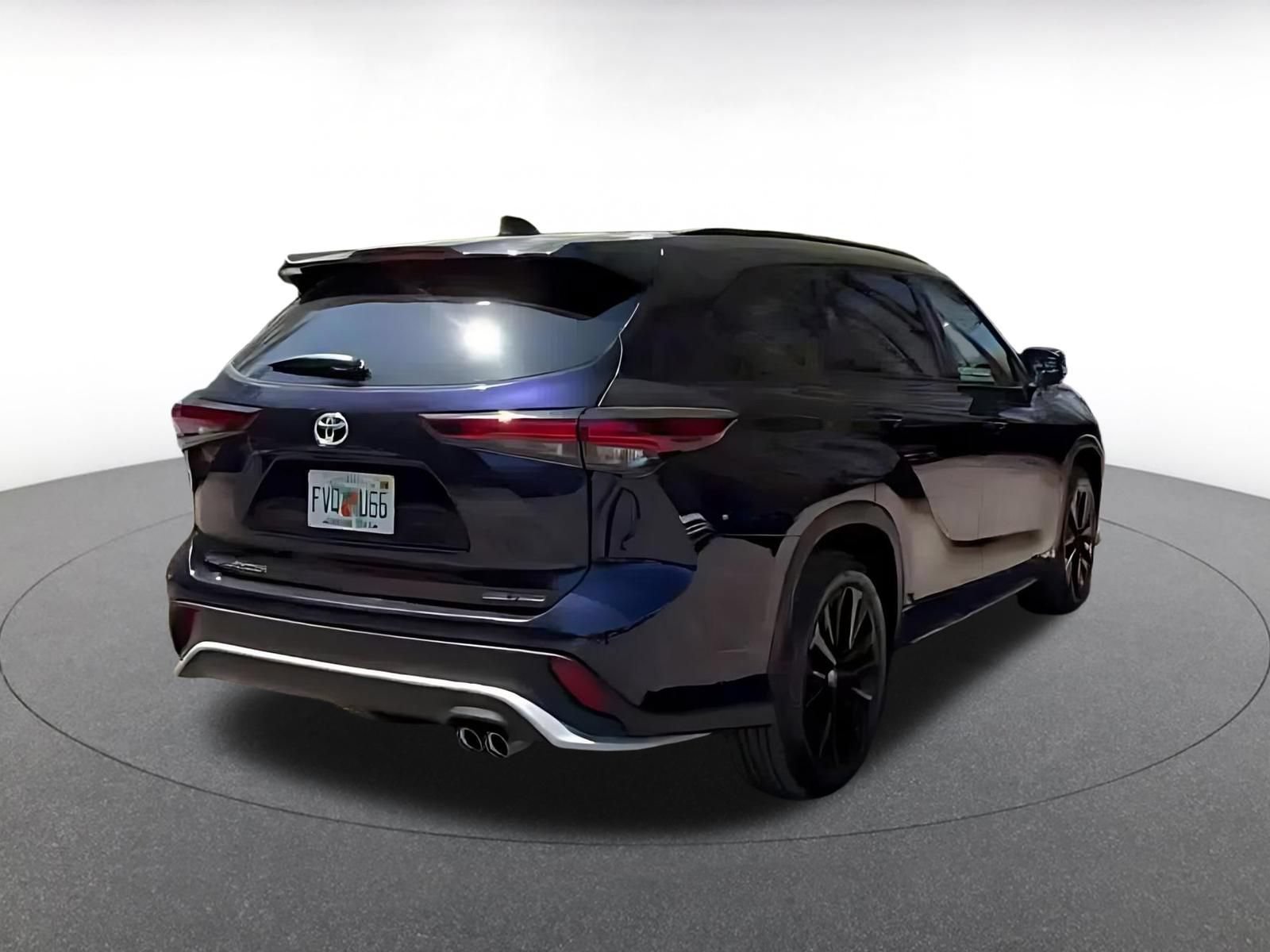 Used 2025 Toyota Highlander XSE AWD/4WD image 12