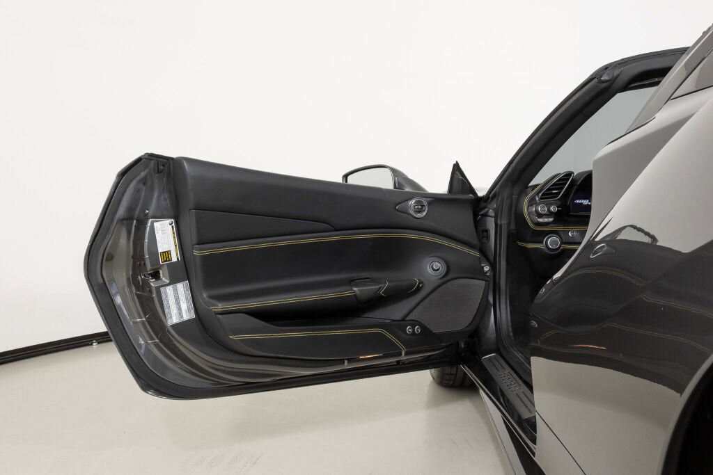 Used 2017 Ferrari 488 Spider RWD image 31
