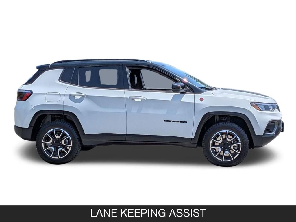 Used 2024 Jeep Compass Trailhawk AWD/4WD image 6