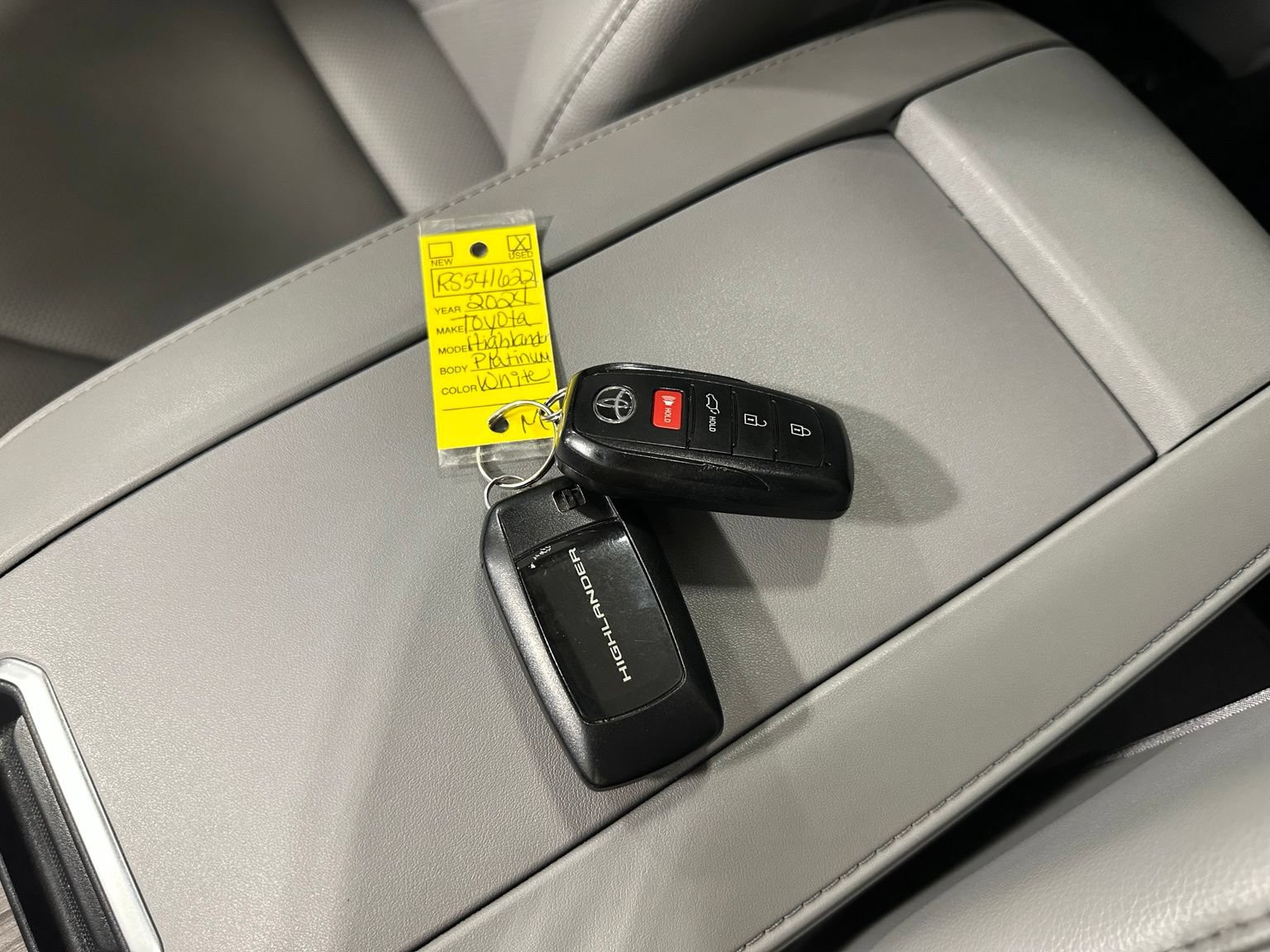 Used 2024 Toyota Highlander Platinum AWD/4WD image 31