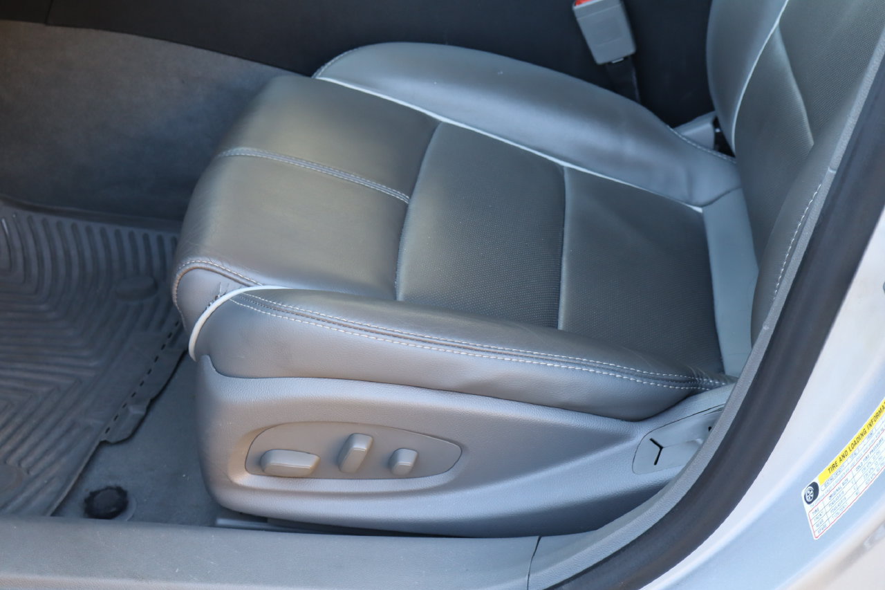 Used 2017 Chevrolet Impala Premier FWD image 14