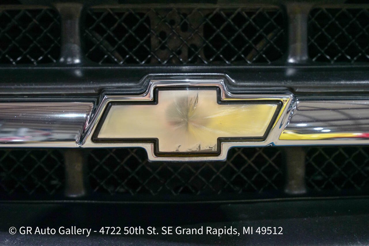 Used 2001 Chevrolet S10 Pickup LS w/ Preferred Equipment Group RWD image 21