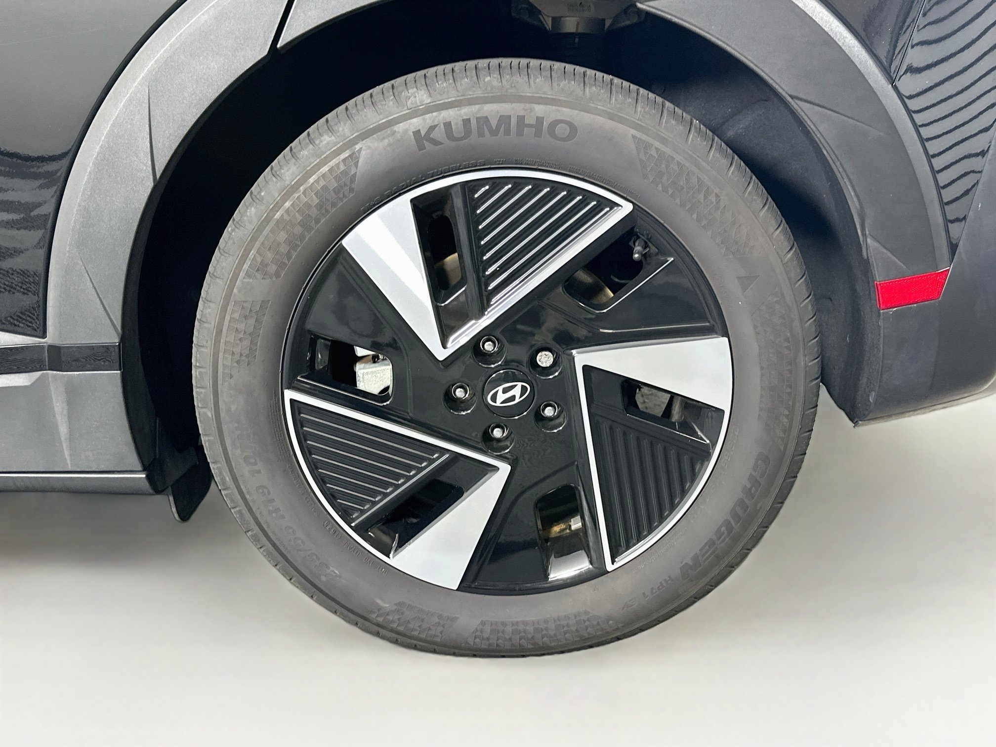 Used 2025 Hyundai Ioniq 5 SE RWD image 11