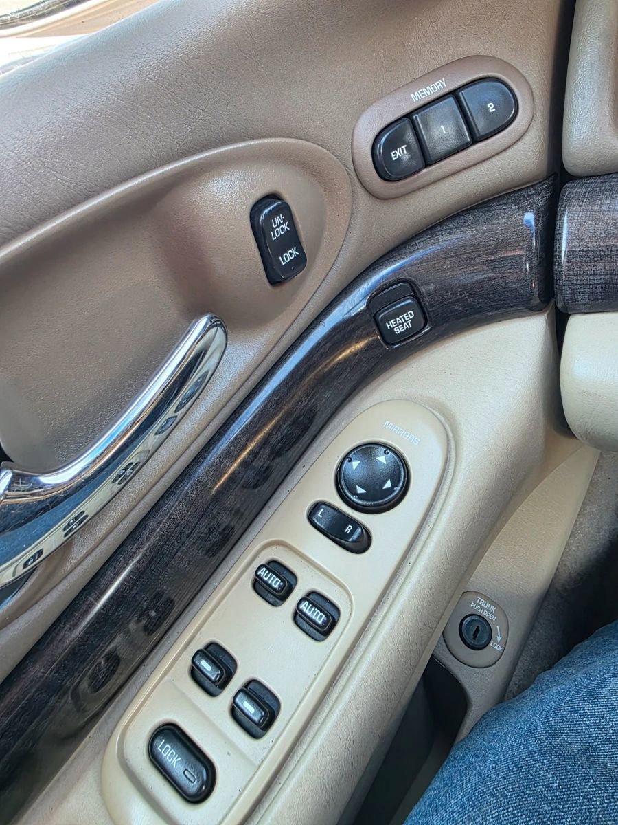 Used 2004 Buick Le Sabre Limited w/ Celebration Edition Package FWD image 12