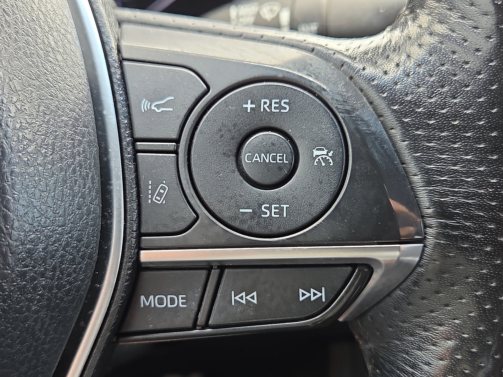 Used 2019 Toyota Avalon Touring FWD image 22