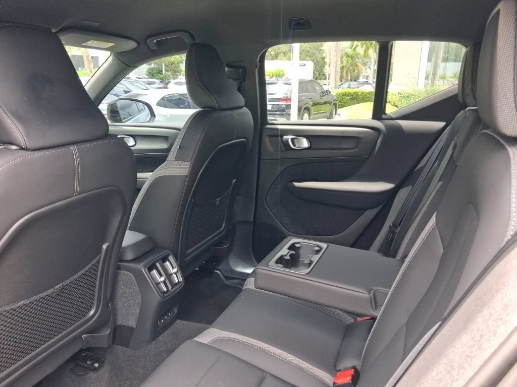 Certified 2023 Volvo XC40 Recharge Core AWD/4WD image 6