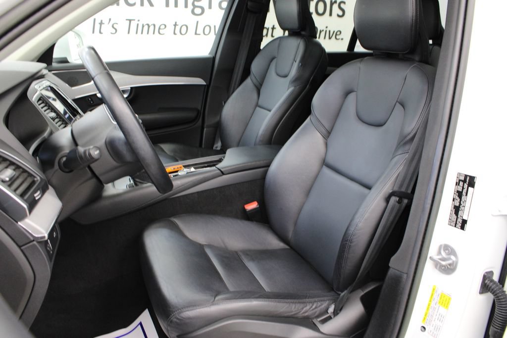 Used 2022 Volvo XC90 T5 Momentum FWD image 16