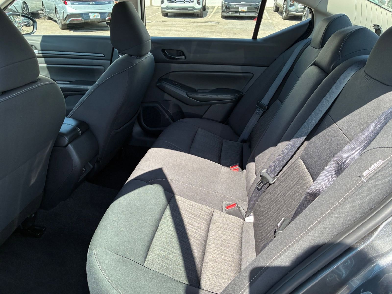 Used 2025 Nissan Altima 2.5 SV FWD image 25