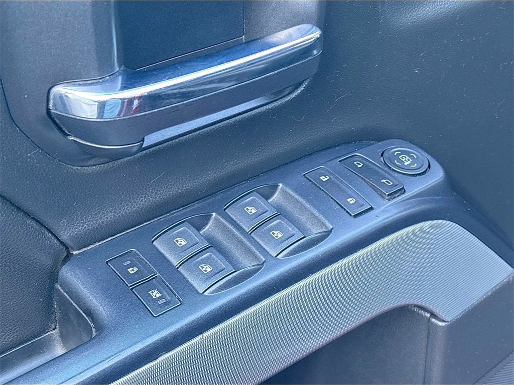 Used 2018 Chevrolet Silverado 1500 LT w/ All Star Edition image 17