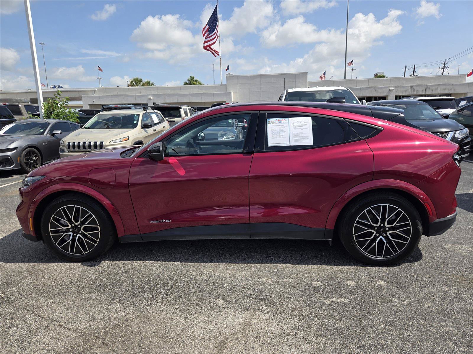 Certified 2025 Ford Mustang Mach-E Premium AWD/4WD image 5