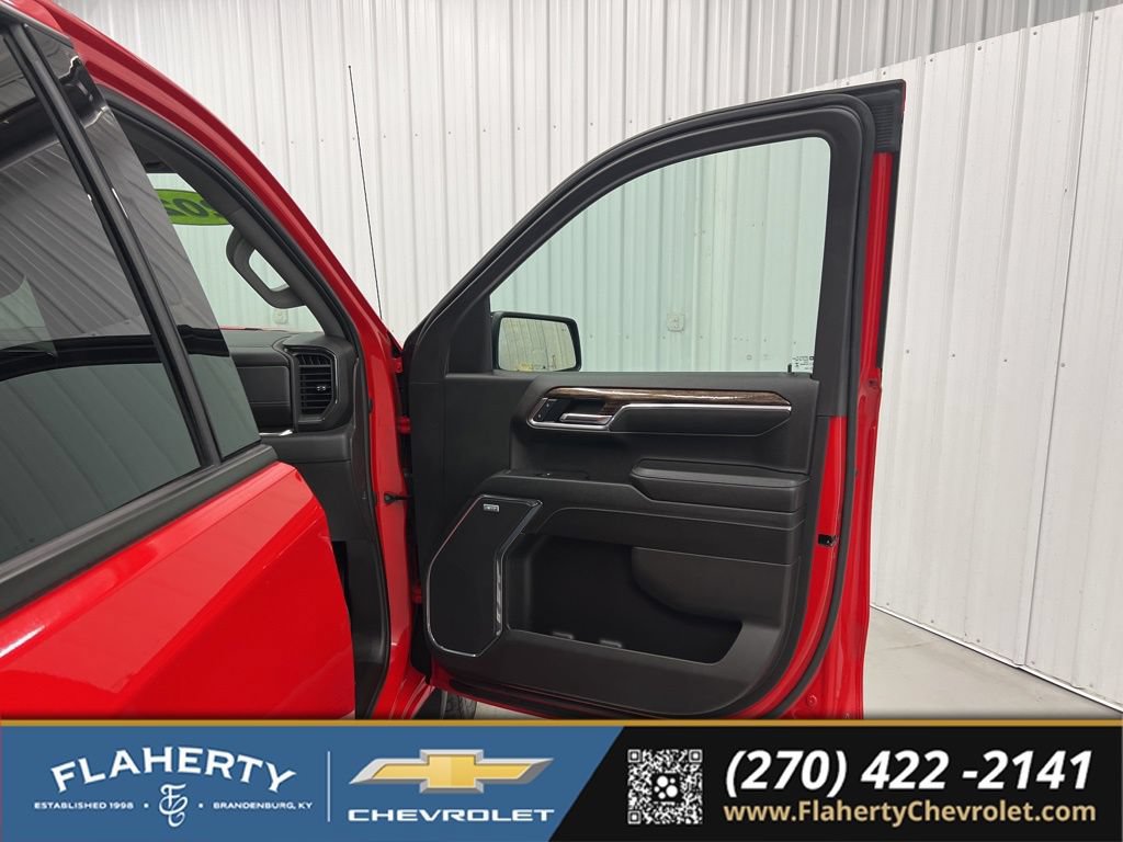 Used 2025 GMC Sierra 1500 Elevation w/ Preferred Package AWD/4WD image 14