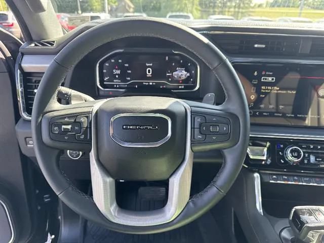 Used 2025 GMC Sierra 1500 Denali AWD/4WD image 10