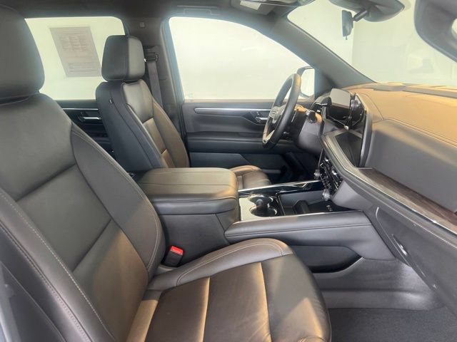 Used 2025 Chevrolet Tahoe LT AWD/4WD image 32
