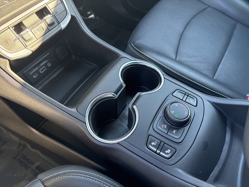 Used 2024 GMC Terrain SLT image 18