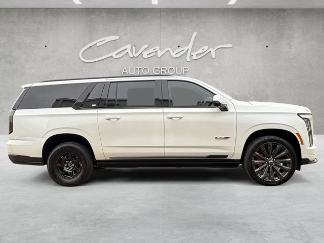 Certified 2025 Cadillac Escalade ESV V AWD/4WD image 17