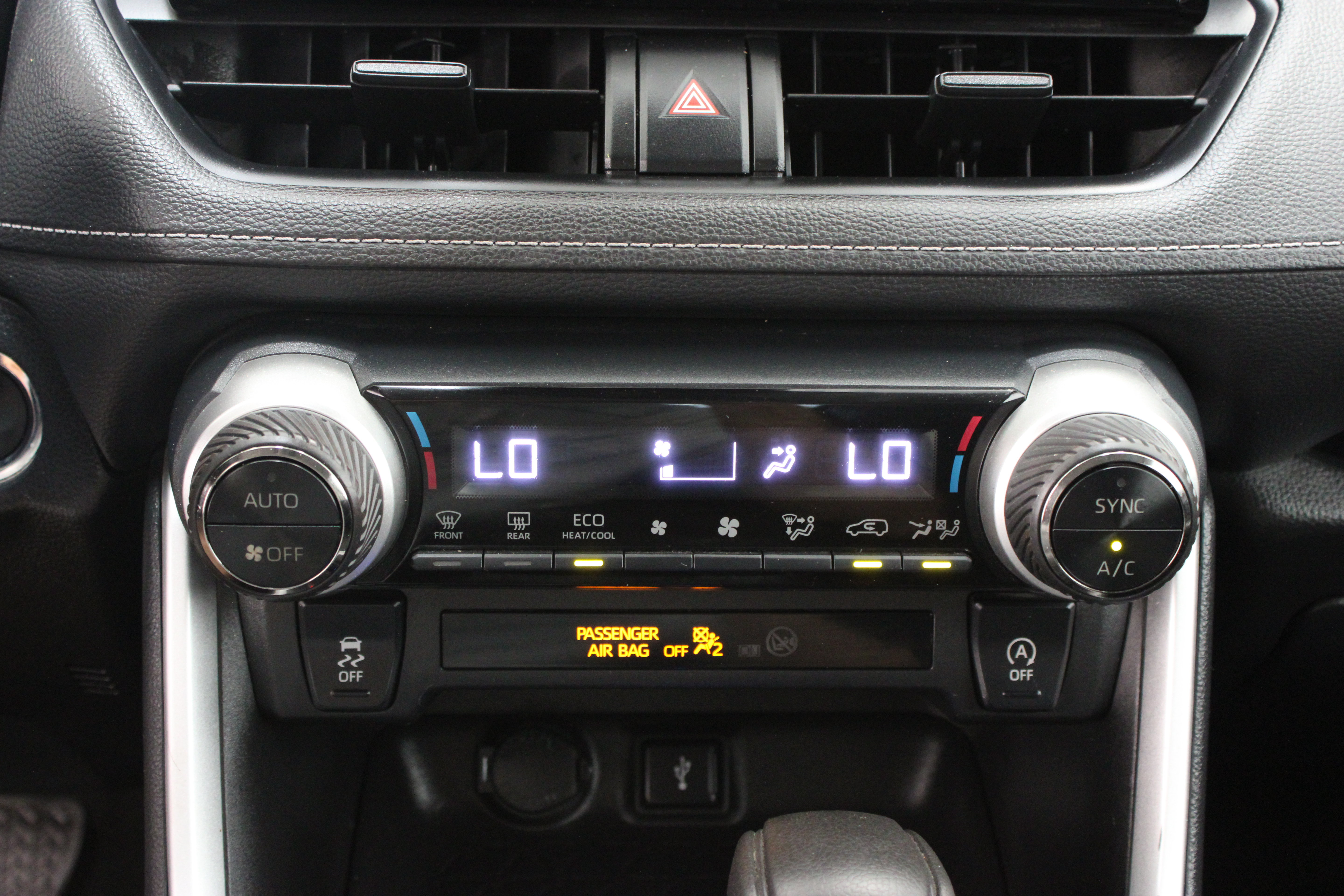 Used 2022 Toyota RAV4 XLE AWD/4WD image 19