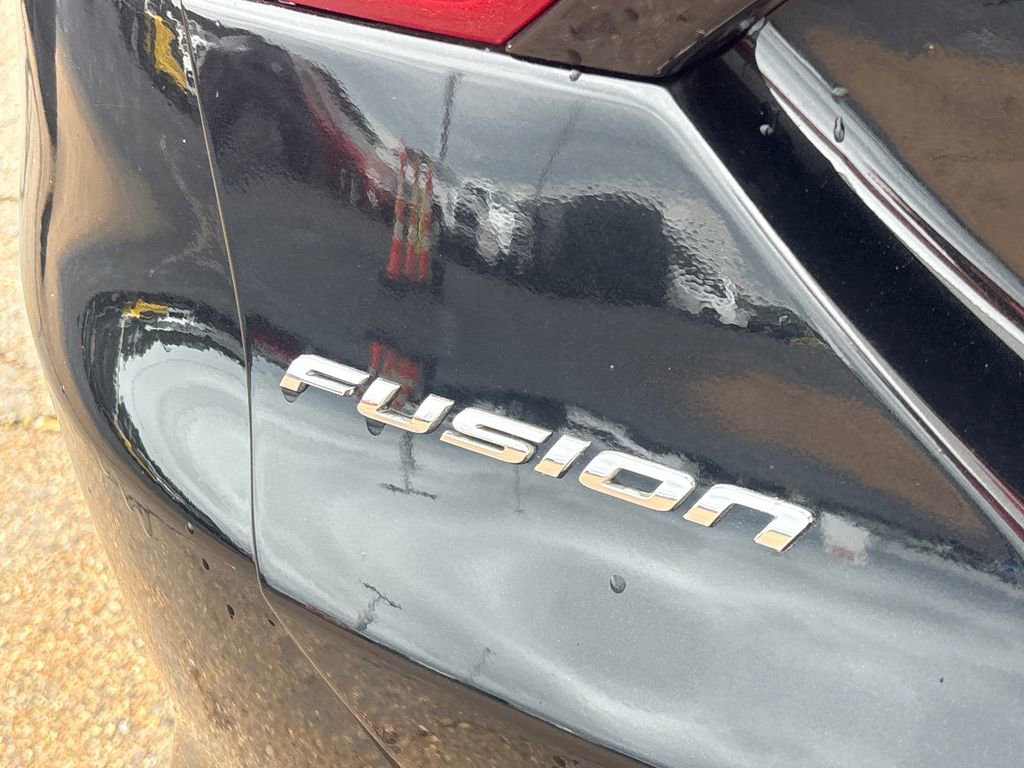 Used 2015 Ford Fusion SE FWD image 38
