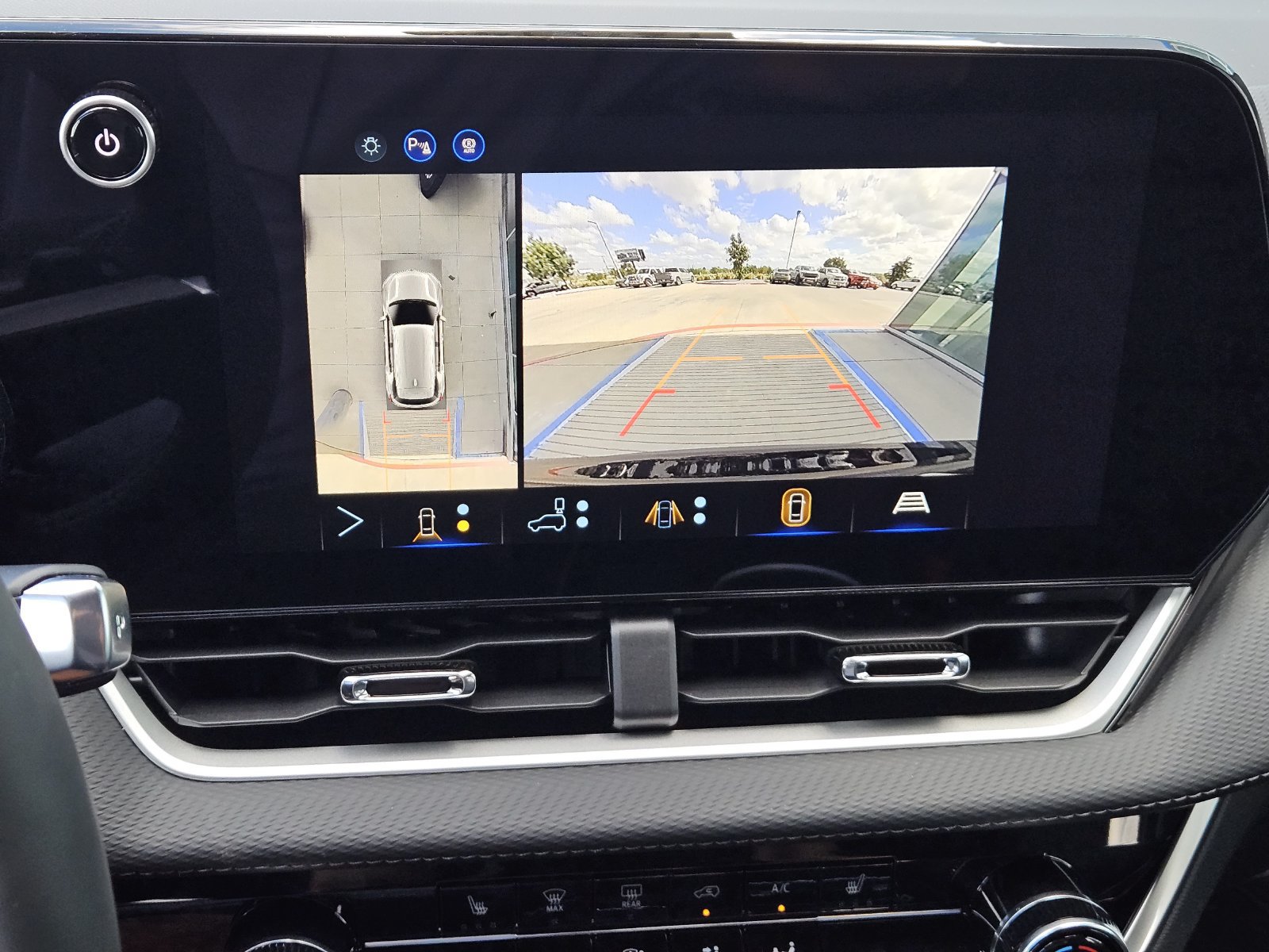 New 2027 Chevrolet Equinox LT w/ Safety and Technology Package FWD image 19