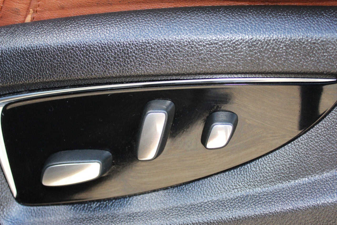 Used 2016 Cadillac Escalade ESV Premium image 12