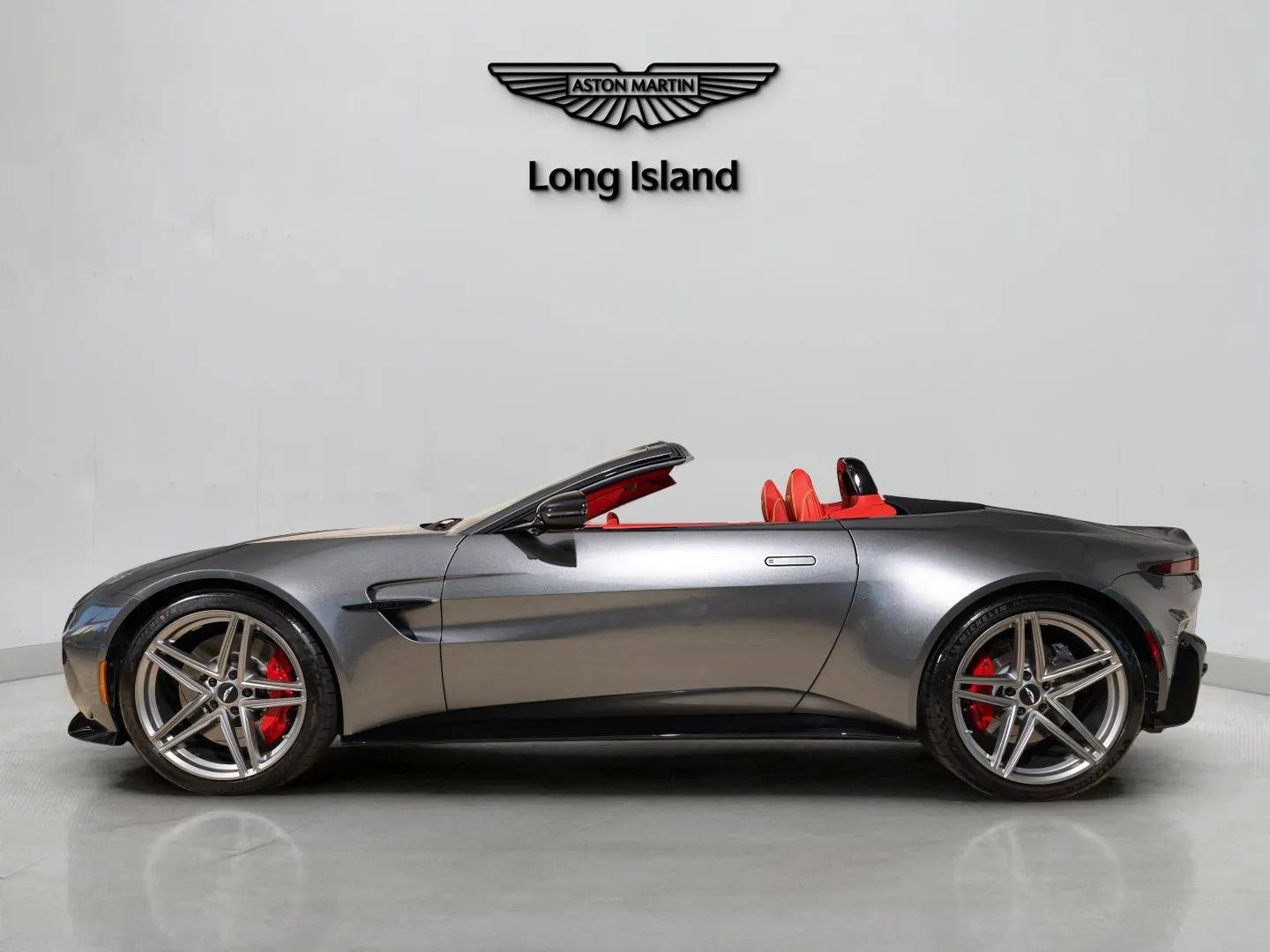 New 2026 Aston Martin V8 Vantage Roadster image 4