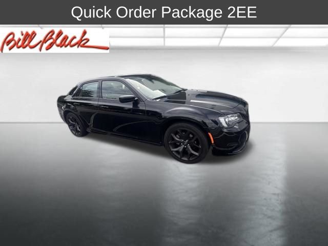 Used 2021 Chrysler 300 Touring w/ Sport Appearance Package RWD image 5