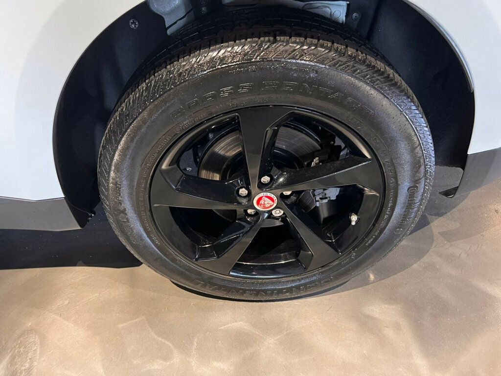 Used 2019 Jaguar F-PACE Premium image 11