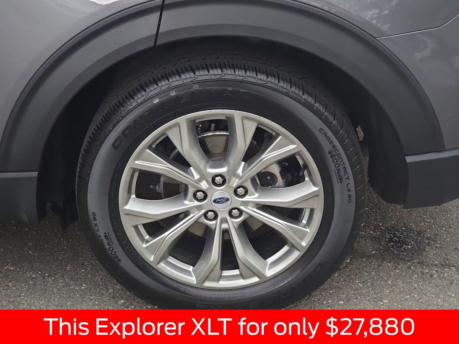 Used 2023 Ford Explorer XLT w/ Equipment Group 202A RWD image 43