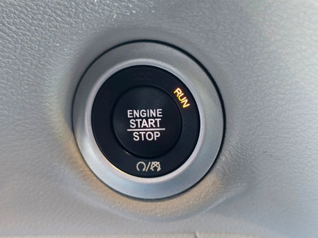 Certified 2023 Chrysler Pacifica Touring-L image 17