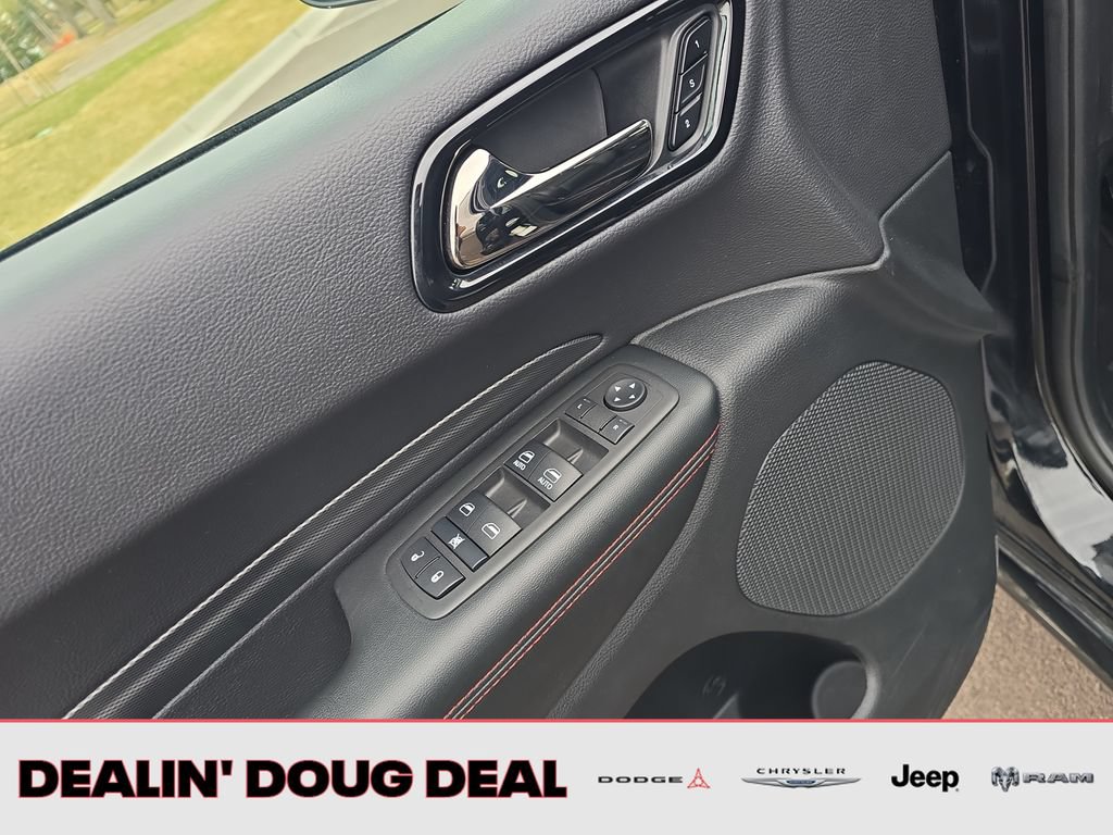 Used 2025 Dodge Durango GT AWD/4WD image 12