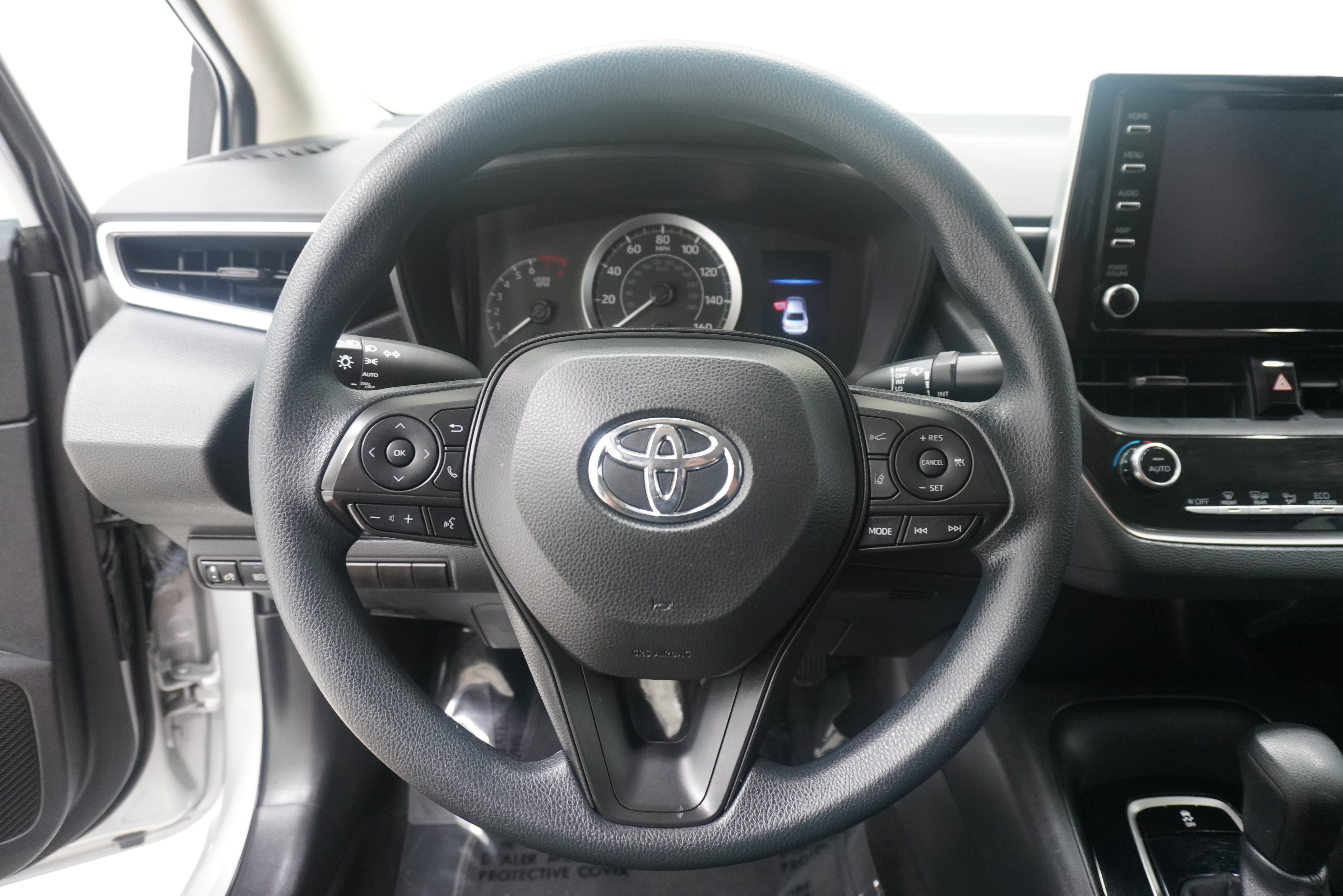 Used 2020 Toyota Corolla LE FWD image 15