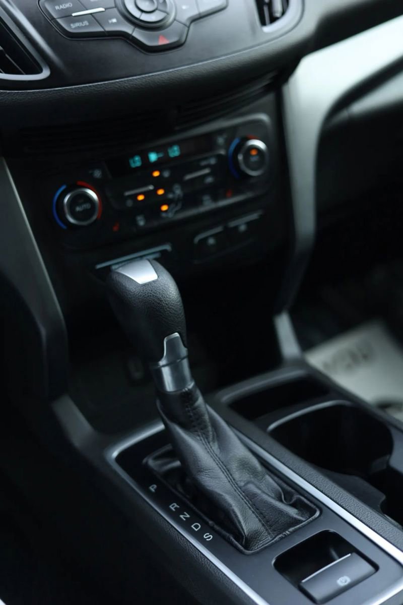 Used 2017 Ford Escape SE w/ SE Cold Weather Package image 21