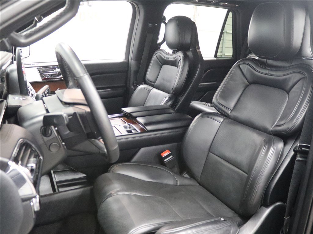Used 2020 Lincoln Navigator Reserve w/ Luxury Package image 10