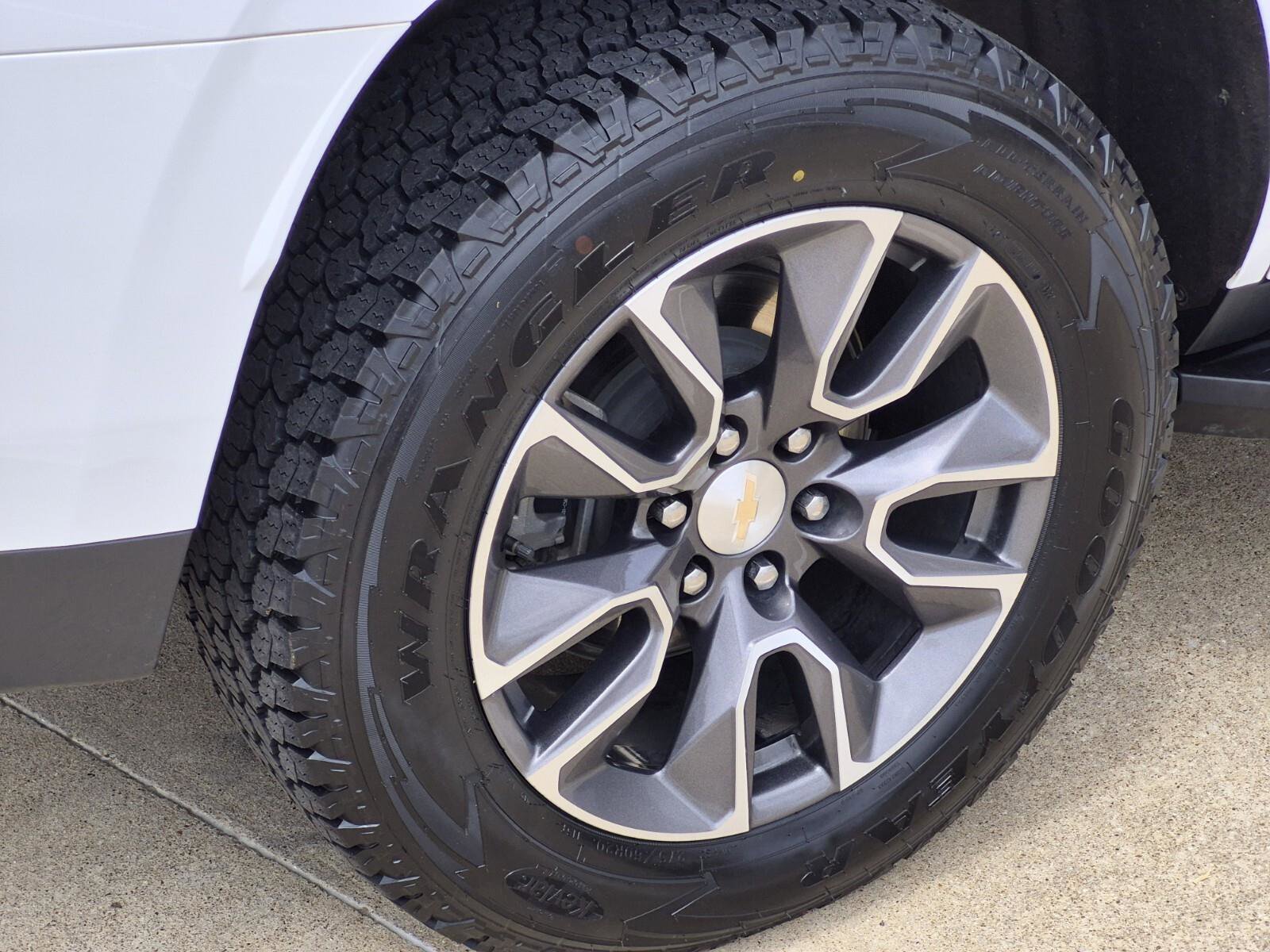 Used 2023 Chevrolet Tahoe LT w/ Luxury Package image 7