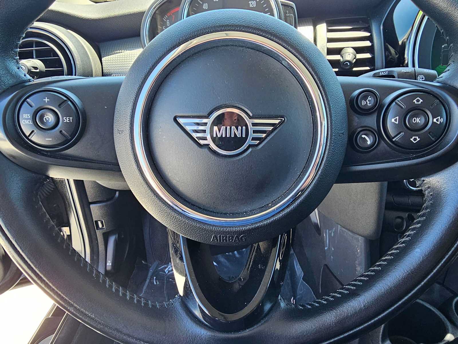 Used 2019 MINI Cooper 2-Door Hardtop FWD image 18