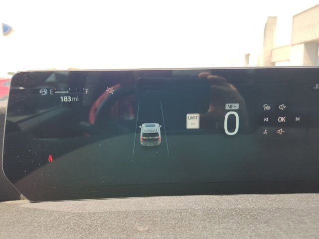 Used 2025 Ford Expedition Active image 29