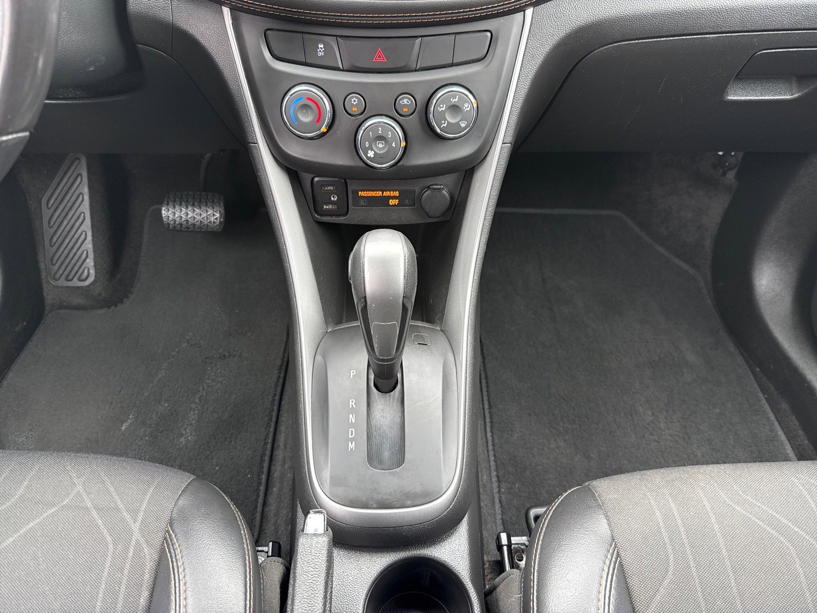 Used 2019 Chevrolet Trax LT w/ LT Convenience Package image 16