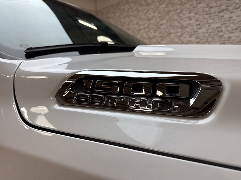 Used 2025 RAM 1500 Limited w/ Off Road Group image 10