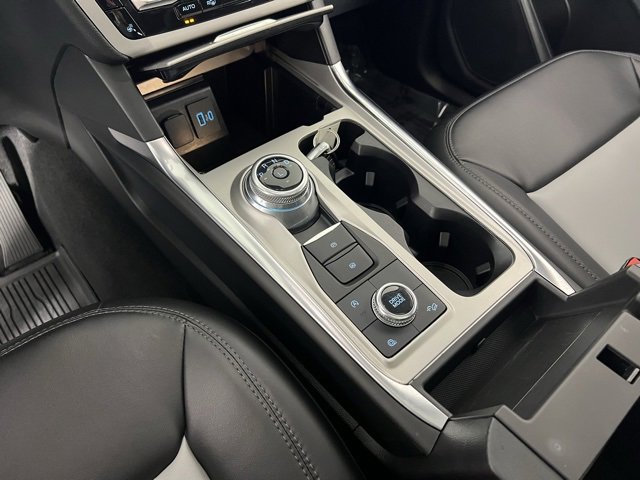 Used 2023 Ford Explorer XLT w/ XLT Sport Appearance Package image 29