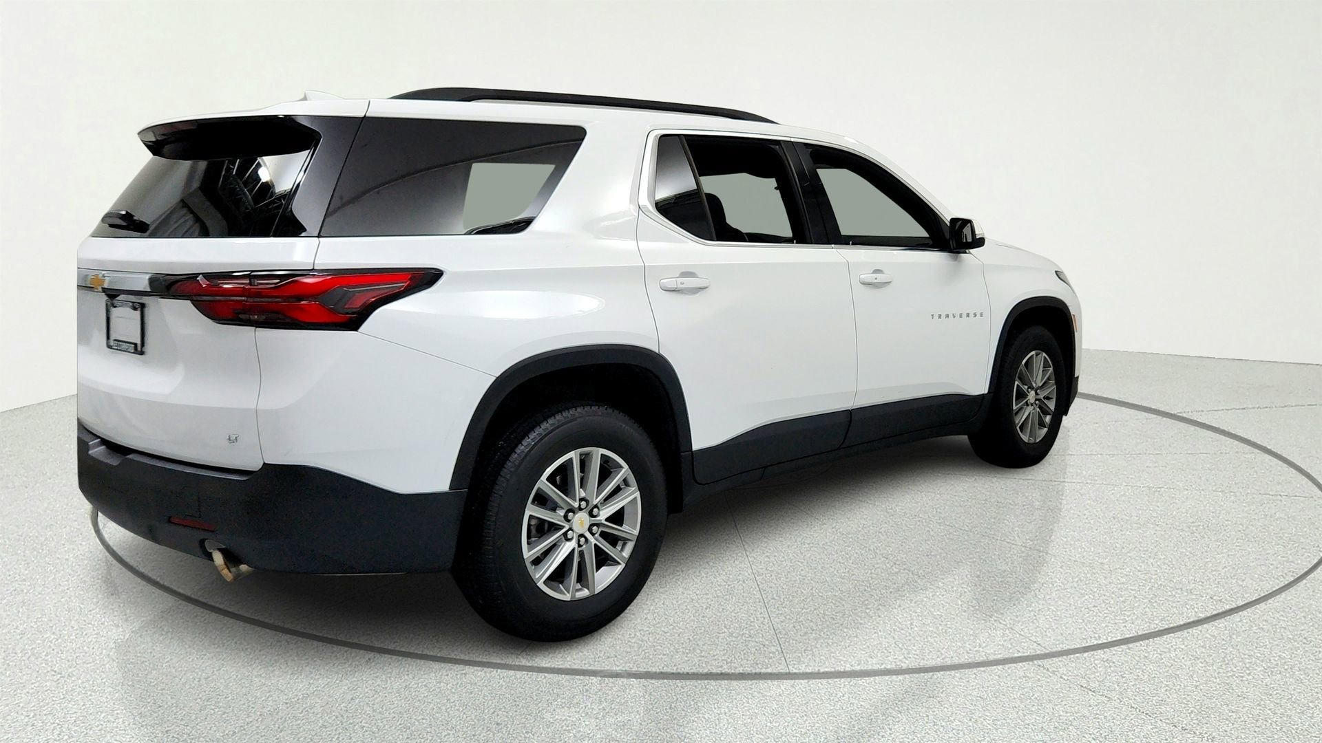 Used 2023 Chevrolet Traverse LT FWD image 5