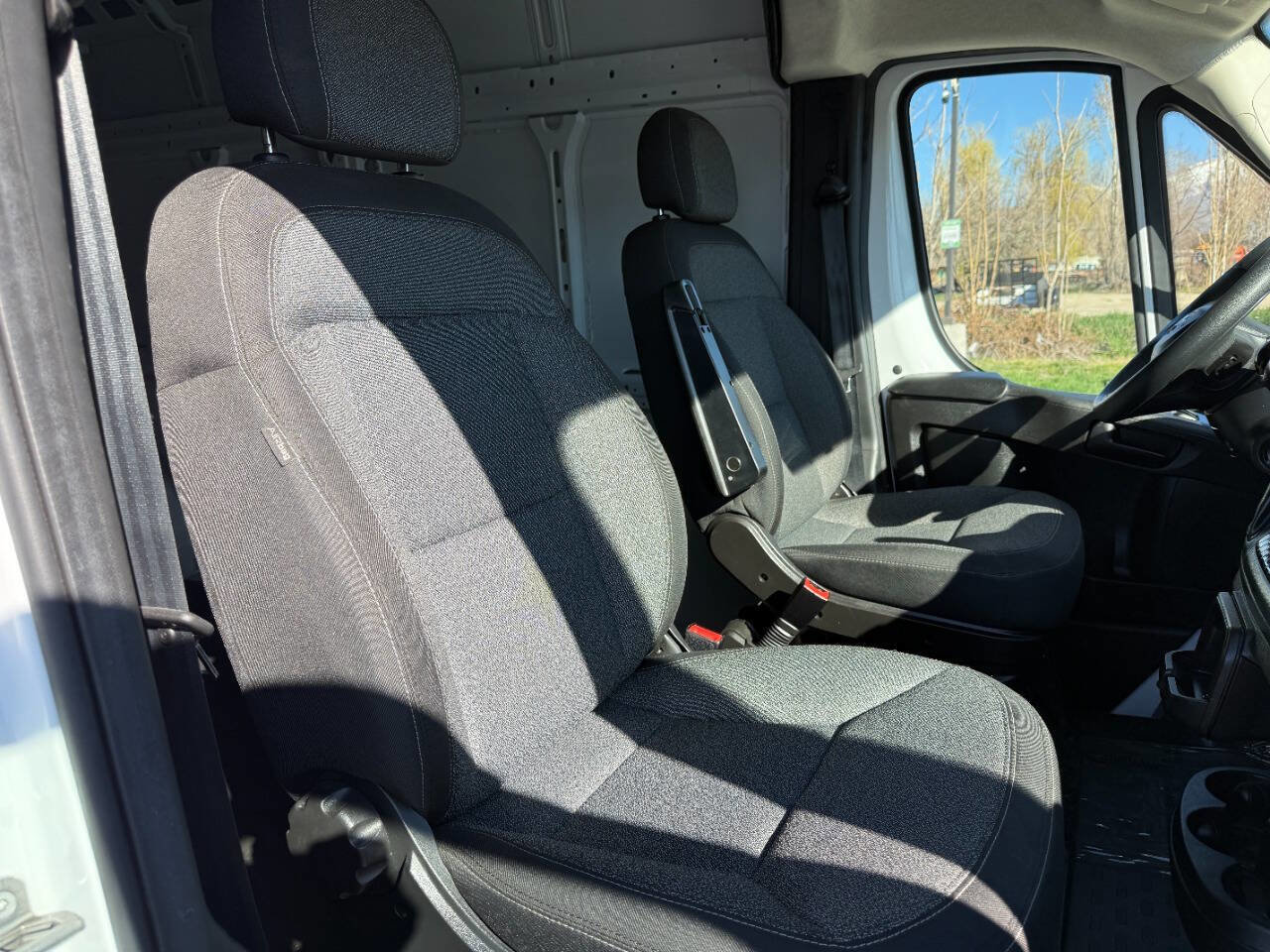 Used 2025 RAM ProMaster 2500 w/ Convenience Group image 19