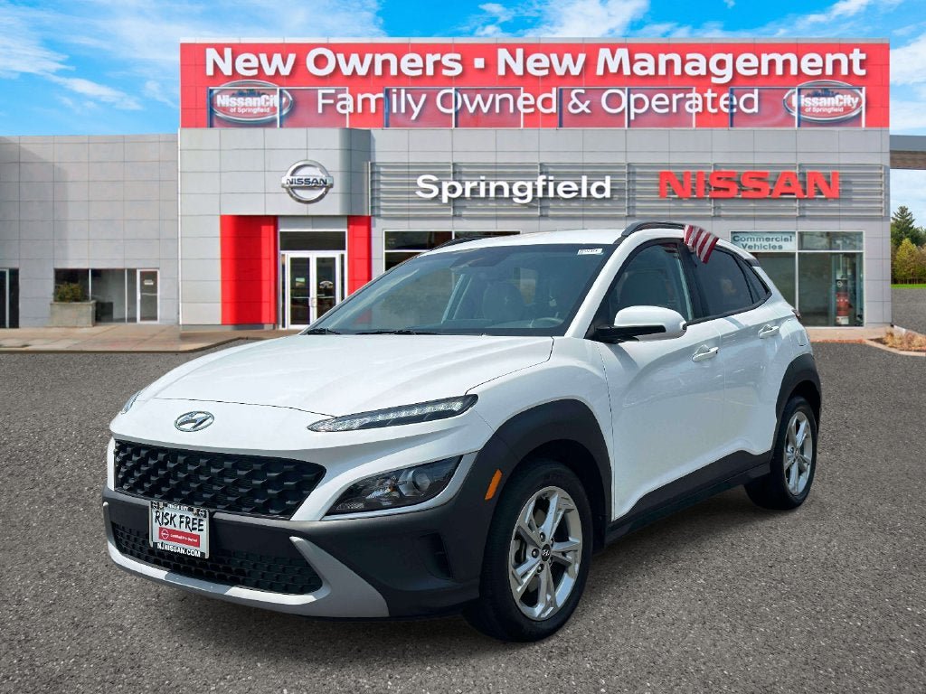 Used 2023 Hyundai Kona SEL w/ Winter Weather Package AWD/4WD image 2