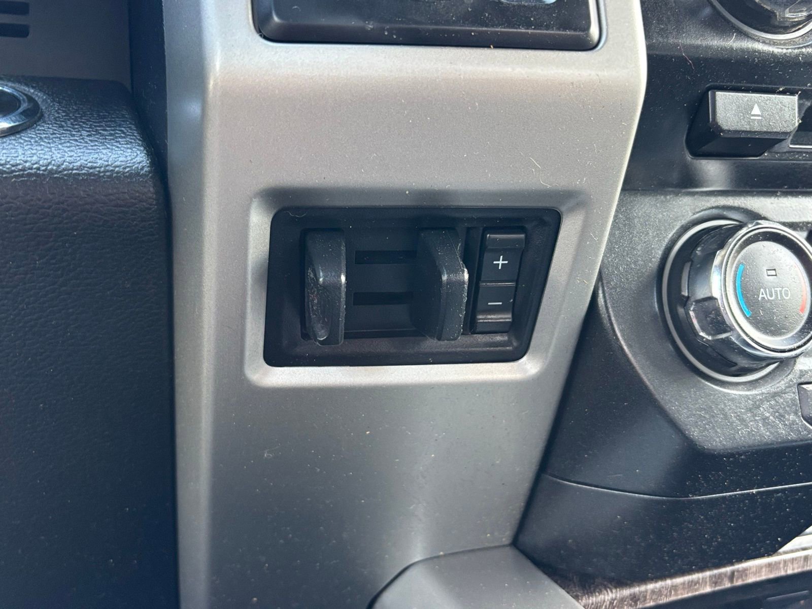 Used 2024 Ford F350 Lariat w/ Lariat Ultimate Package image 22