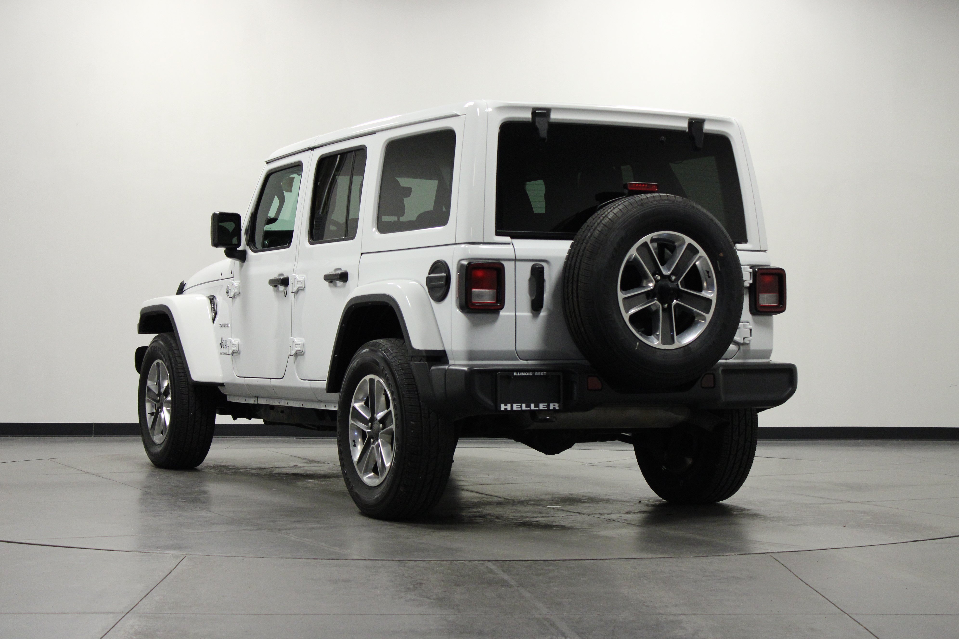 Used 2023 Jeep Wrangler Unlimited Sahara AWD/4WD image 6