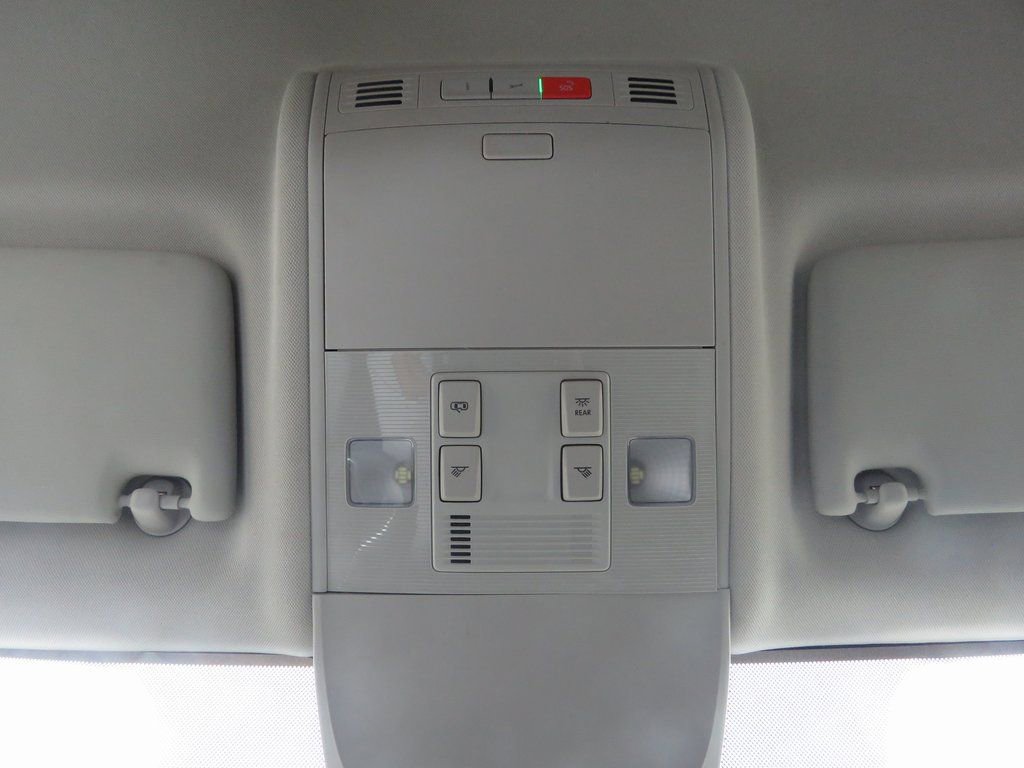 Used 2022 Volkswagen Taos SEL image 28