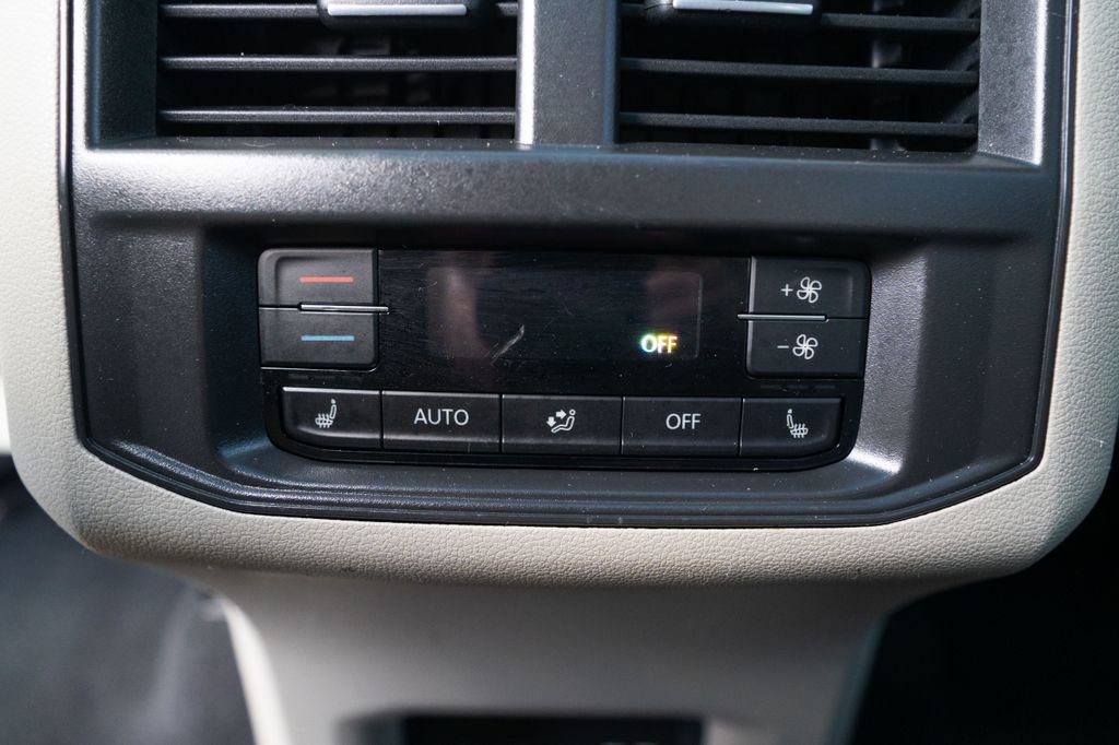 Used 2021 Volkswagen Atlas SEL Premium image 32