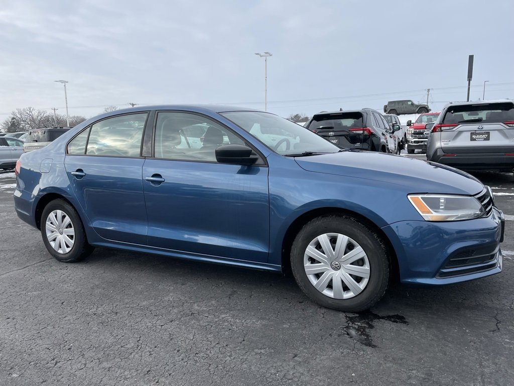 Used 2016 Volkswagen Jetta S image 2