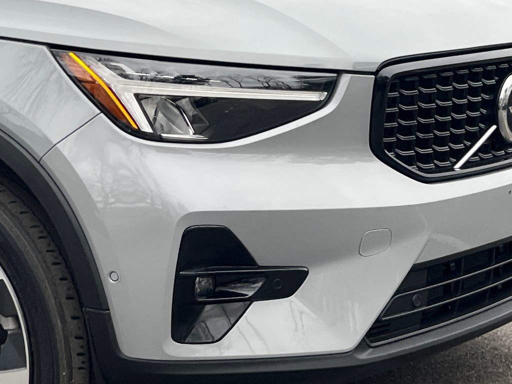 Used 2024 Volvo XC40 B5 Plus w/ Climate Package image 7