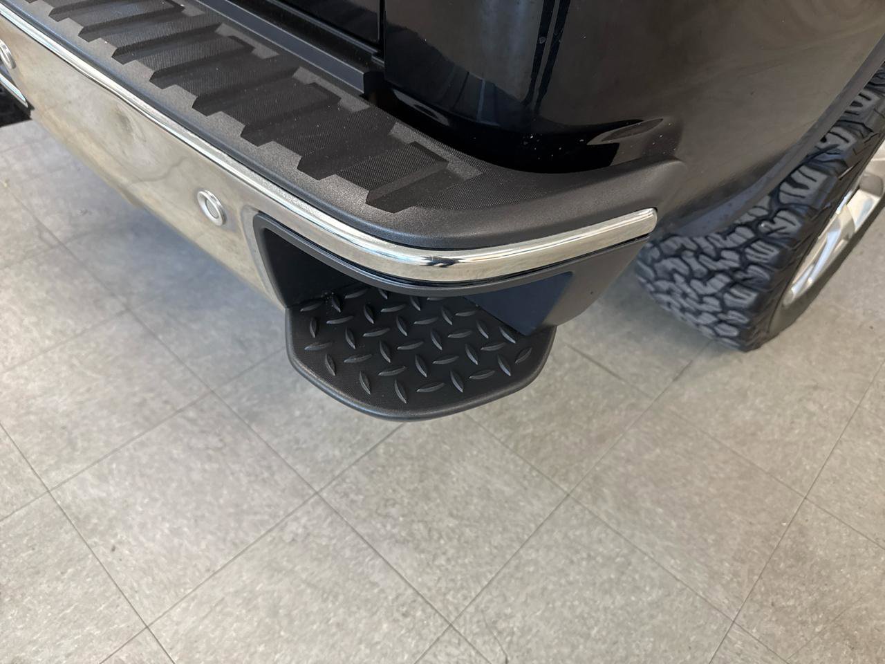 Used 2015 GMC Sierra 1500 SLT w/ SLT Crew Cab Value Package image 81